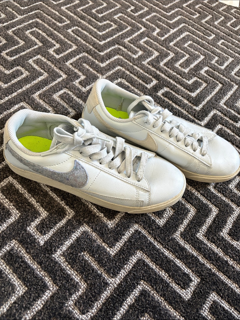 Nike White Leather Low-Top Sneakers with Grey Swoosh and Neon Green Insoles